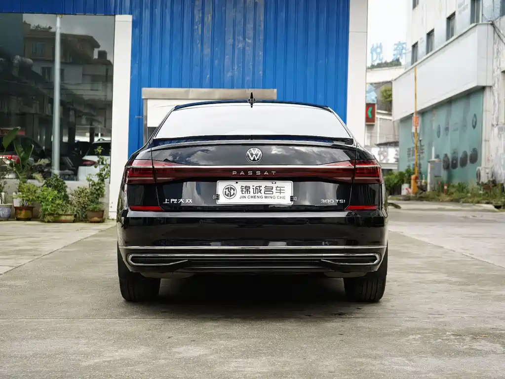 Volkswagen Passat — фото 8