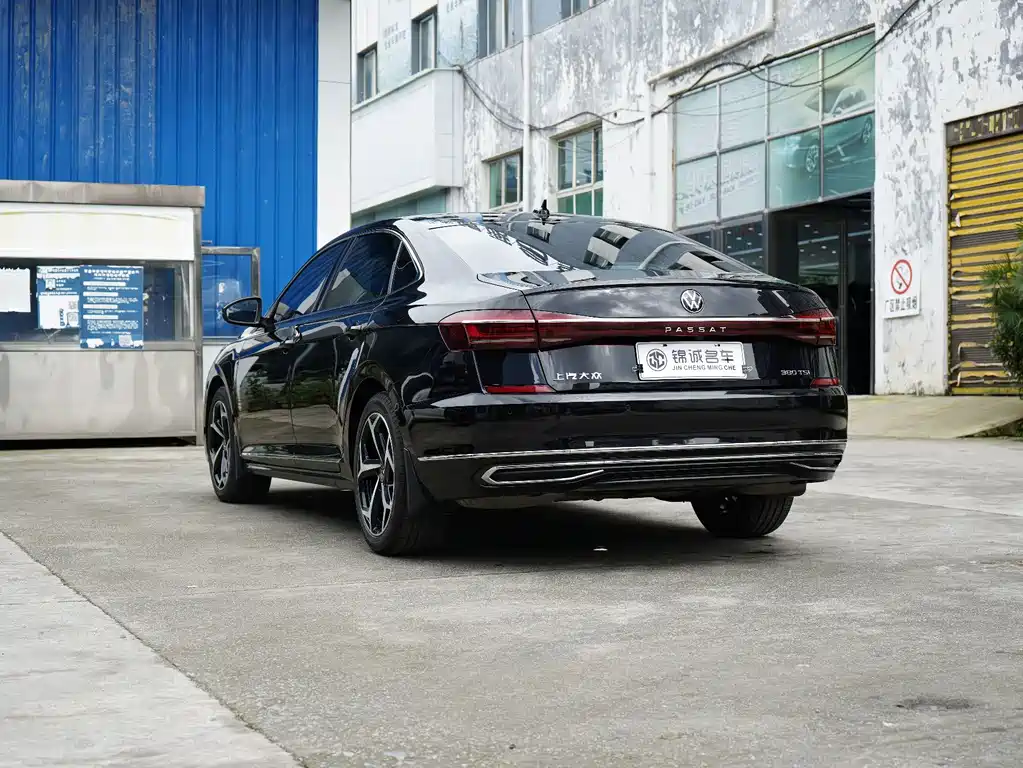 Volkswagen Passat — фото 9