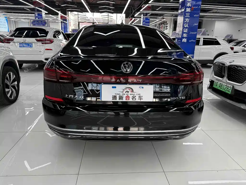 Volkswagen Passat — фото 8