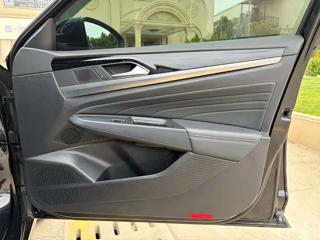 Volkswagen Passat — фото 19