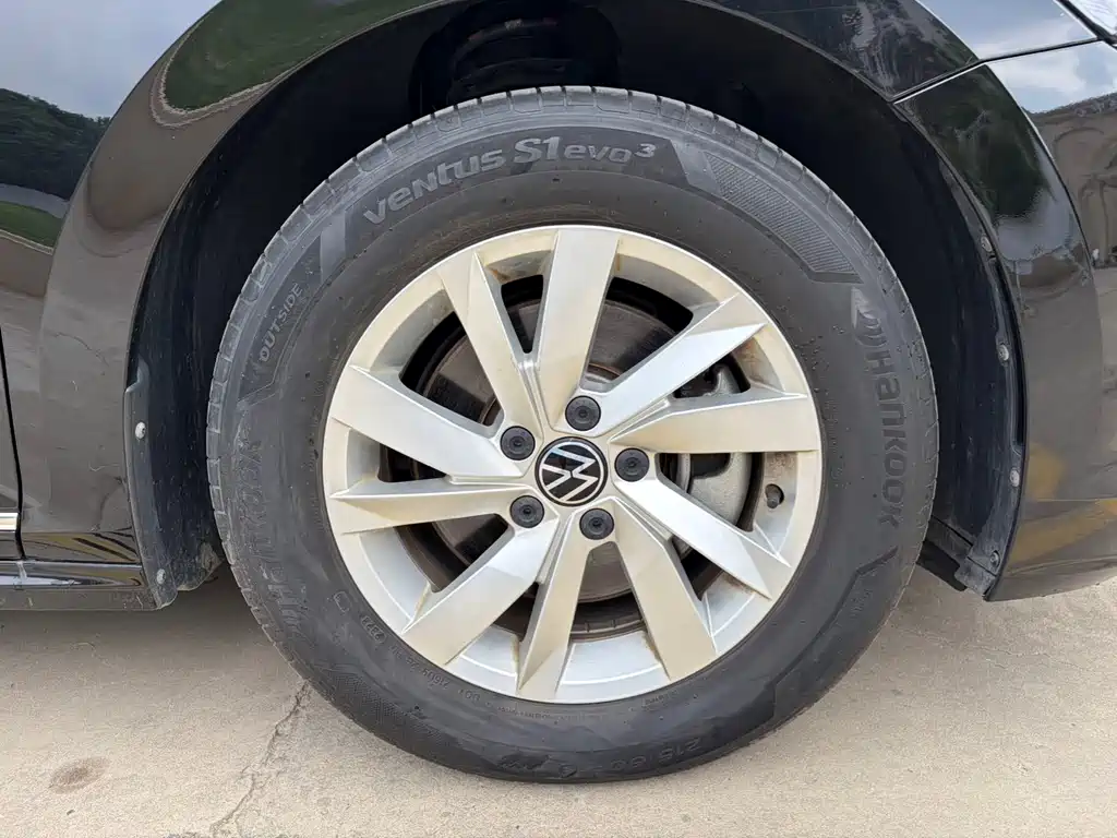 Volkswagen Passat — фото 20