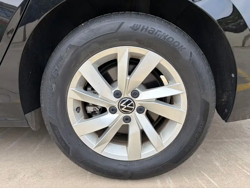 Volkswagen Passat — фото 22
