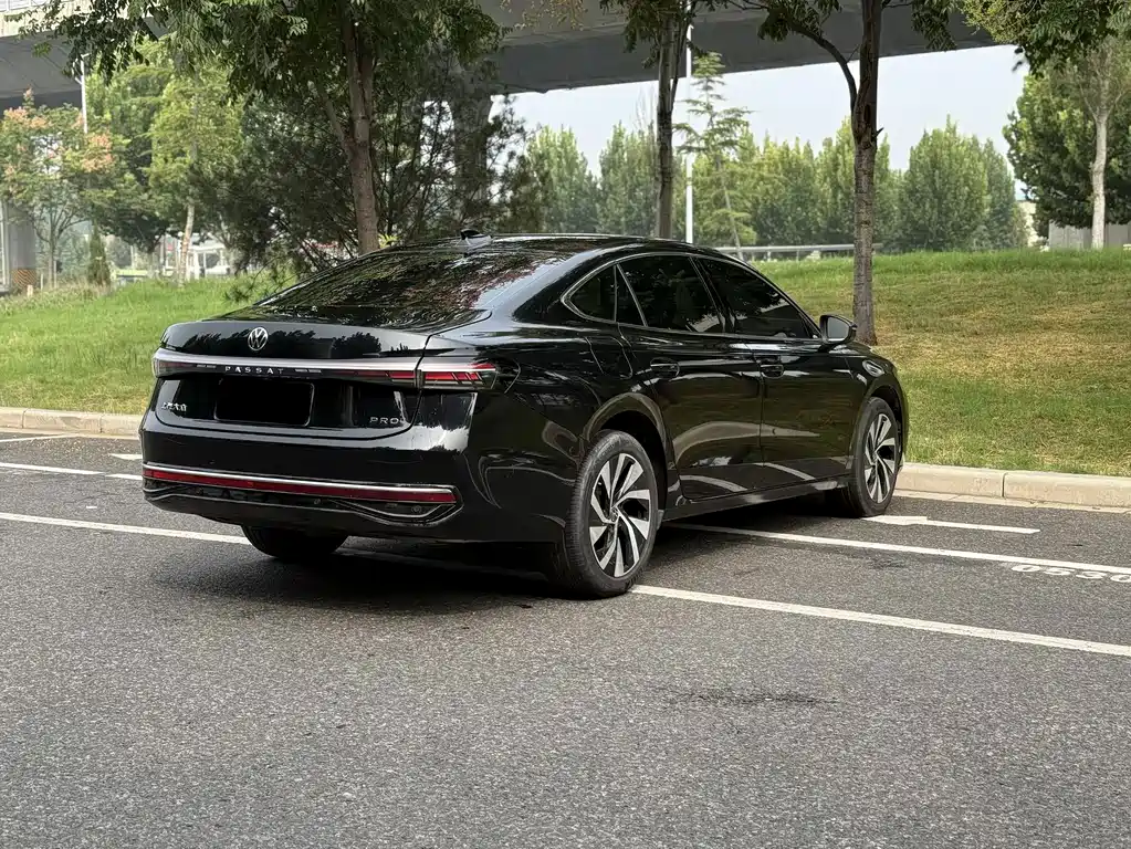 Volkswagen Passat — фото 7