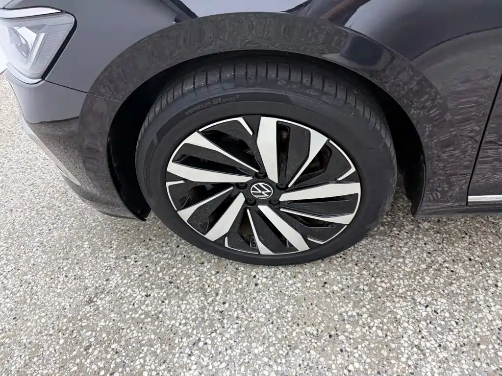 Volkswagen Passat — фото 15
