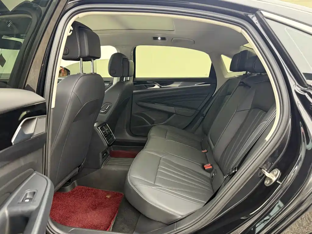 Volkswagen Passat — фото 7
