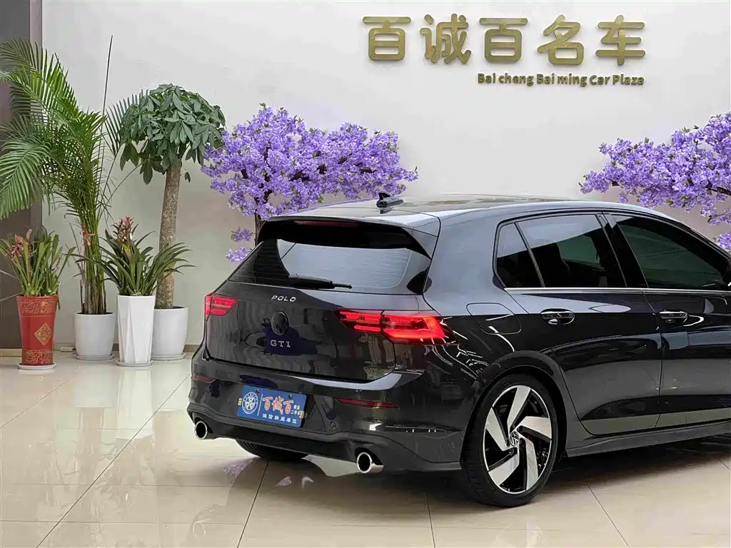 Volkswagen Golf GTI — фото 9