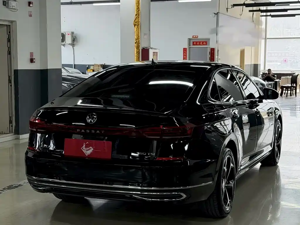 Volkswagen Passat — фото 9