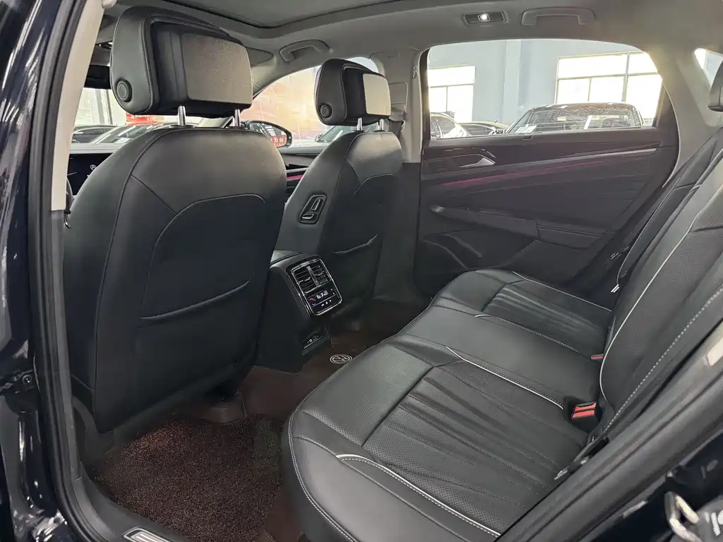 Volkswagen Passat — фото 5