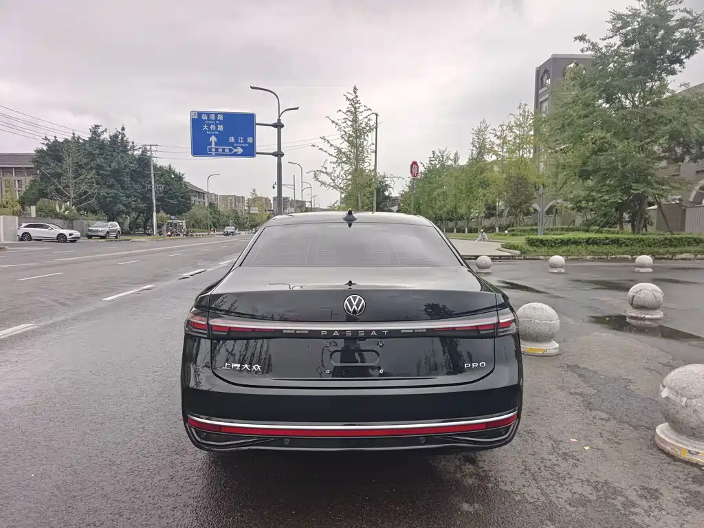 Volkswagen Passat — фото 7