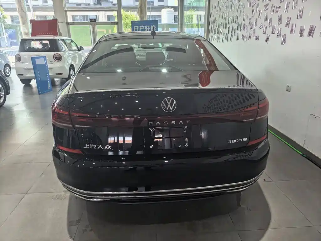 Volkswagen Passat — фото 7