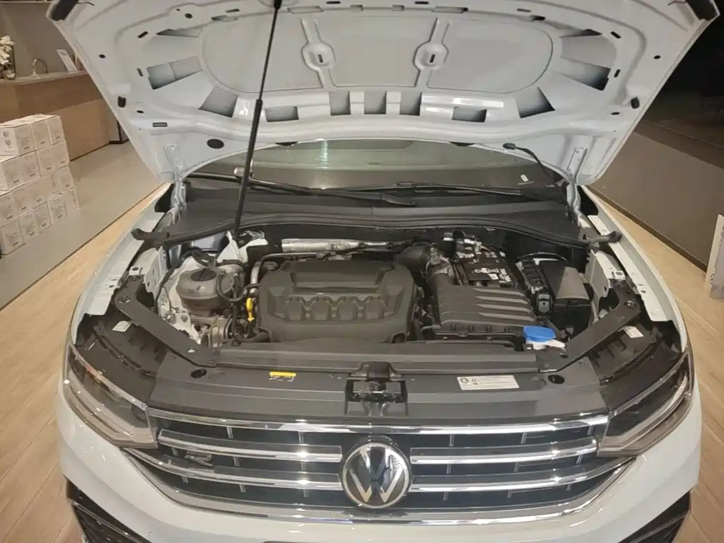 Volkswagen Tiguan L — фото 20