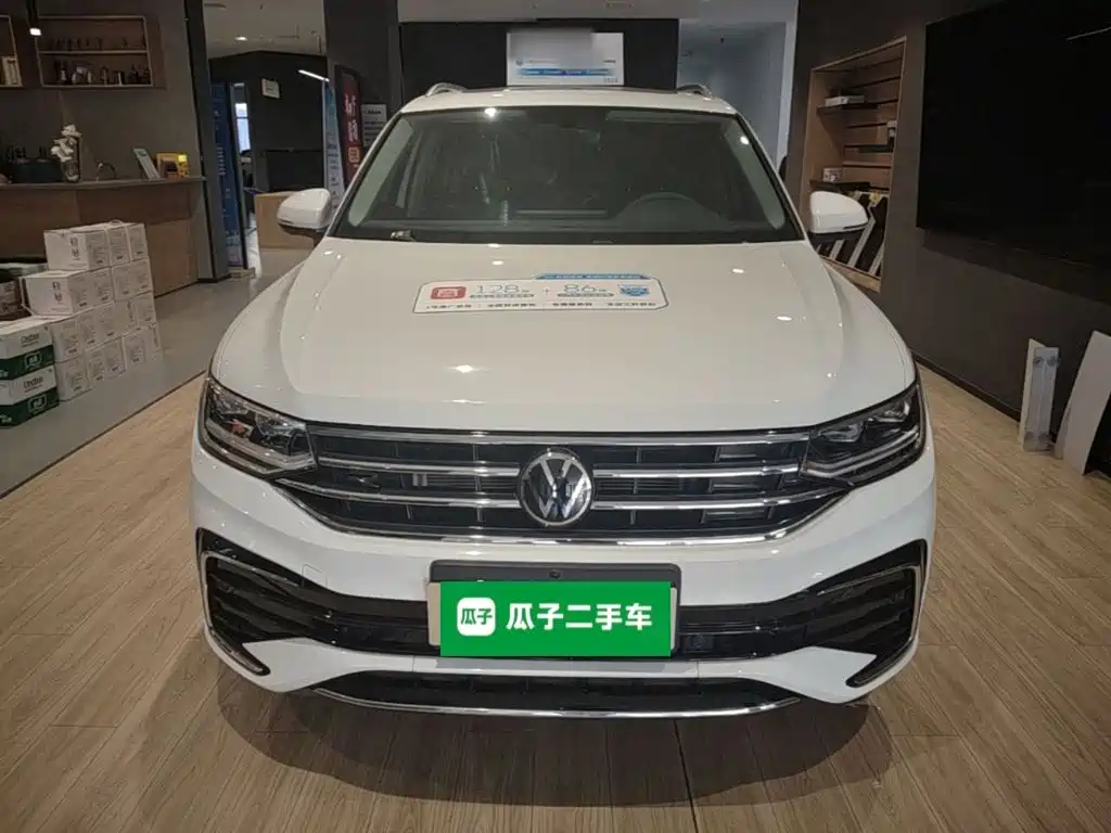 Volkswagen Tiguan L — фото 3