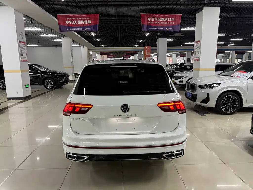 Volkswagen Tiguan L — фото 11
