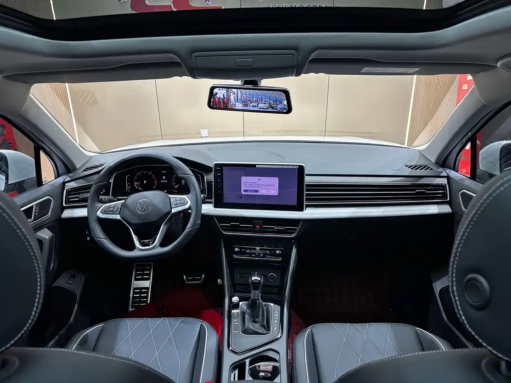 Volkswagen Tiguan L — фото 8