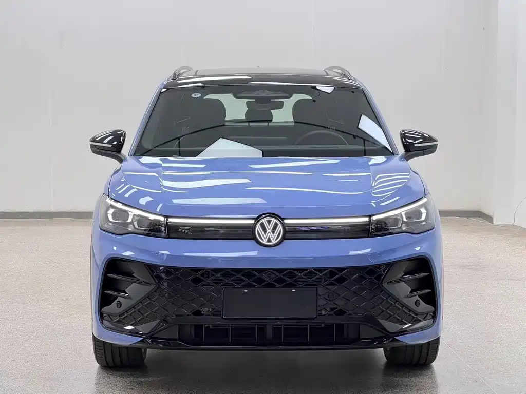 Volkswagen Tiguan L — фото 2