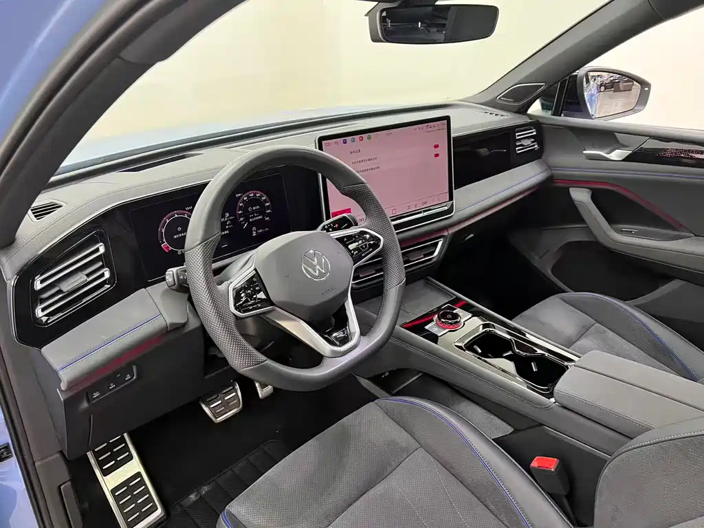 Volkswagen Tiguan L — фото 21