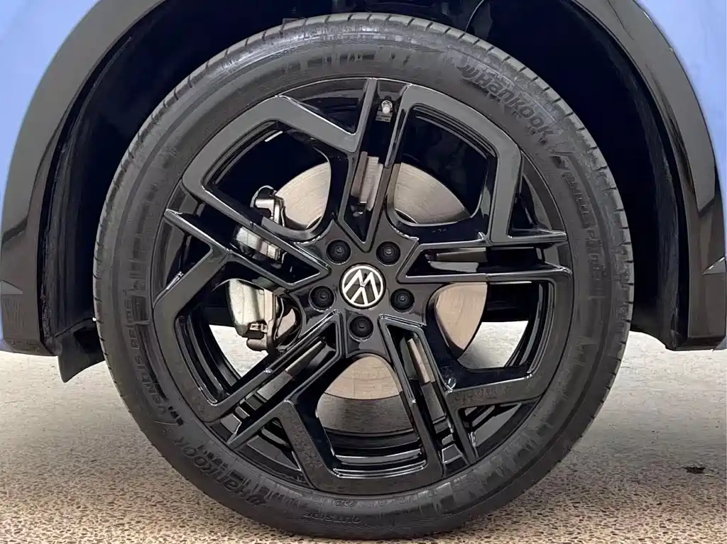 Volkswagen Tiguan L — фото 25