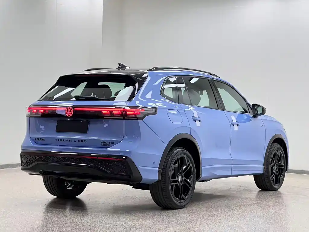 Volkswagen Tiguan L — фото 4