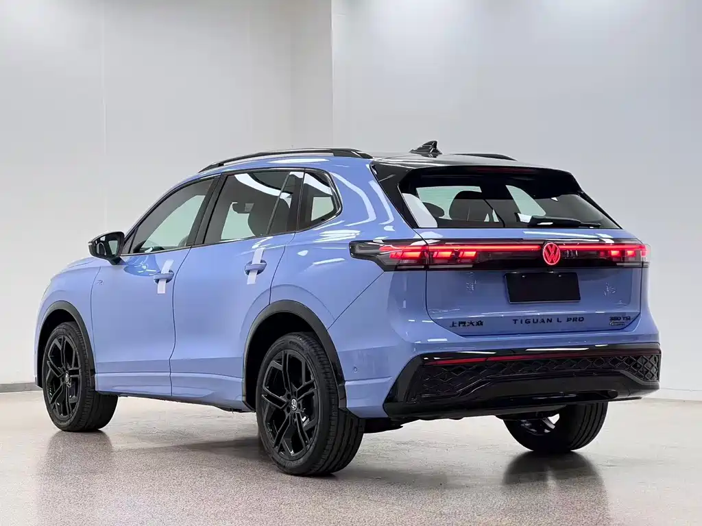 Volkswagen Tiguan L — фото 6