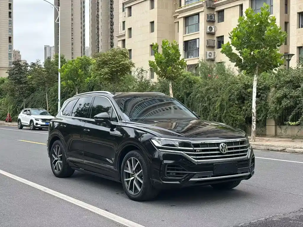 Volkswagen Touareg — фото 3