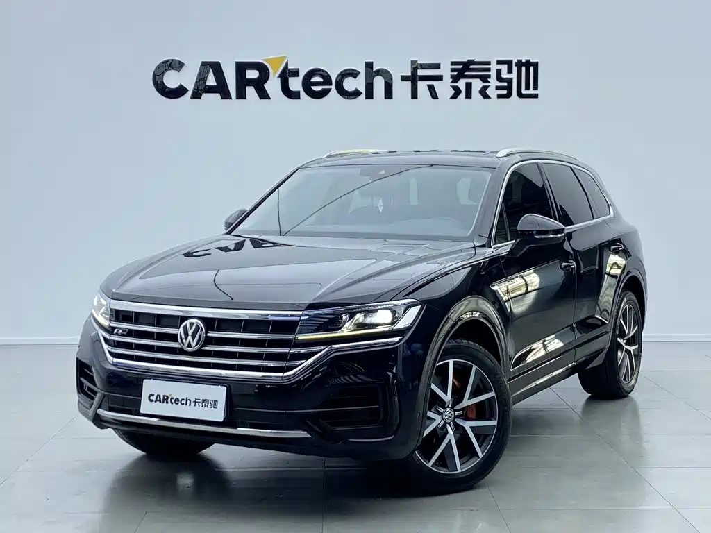 Volkswagen Touareg — фото 25