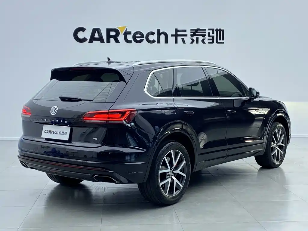 Volkswagen Touareg — фото 27