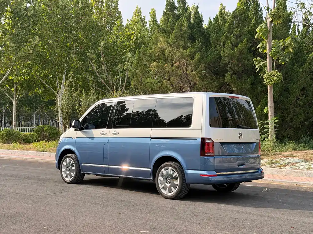 Volkswagen Multivan — фото 5