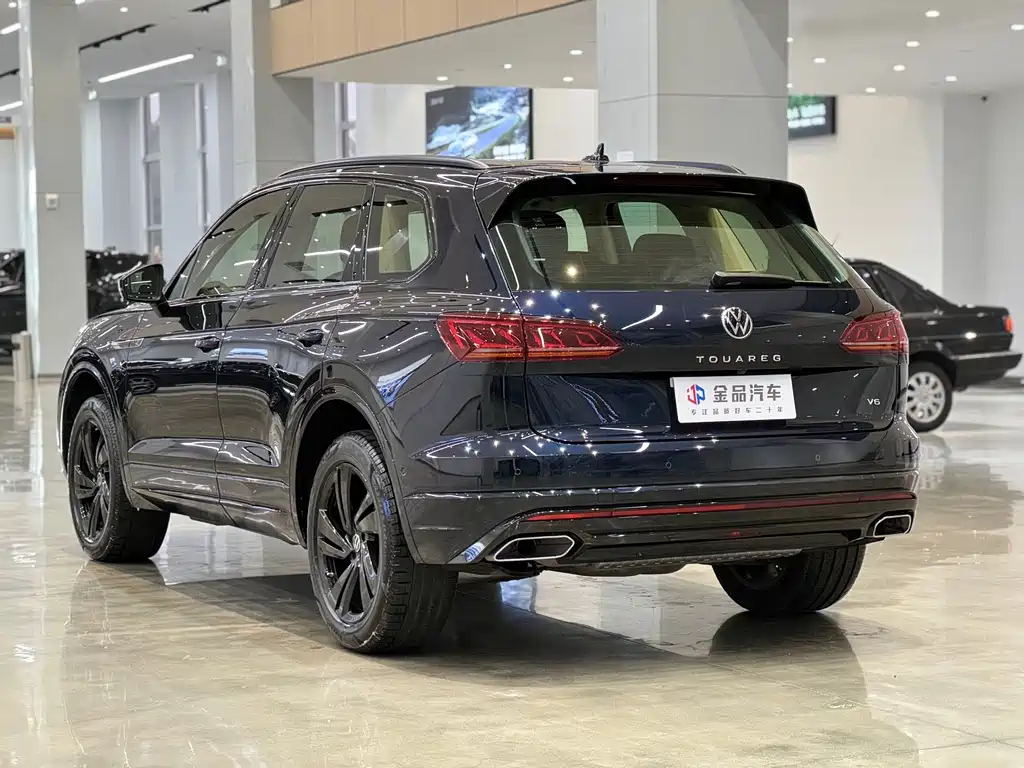 Volkswagen Touareg — фото 6