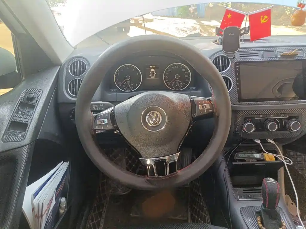 Volkswagen Tiguan — фото 3