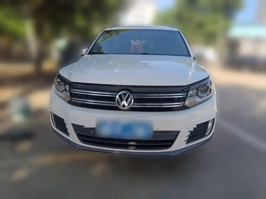 Volkswagen Tiguan — фото 23