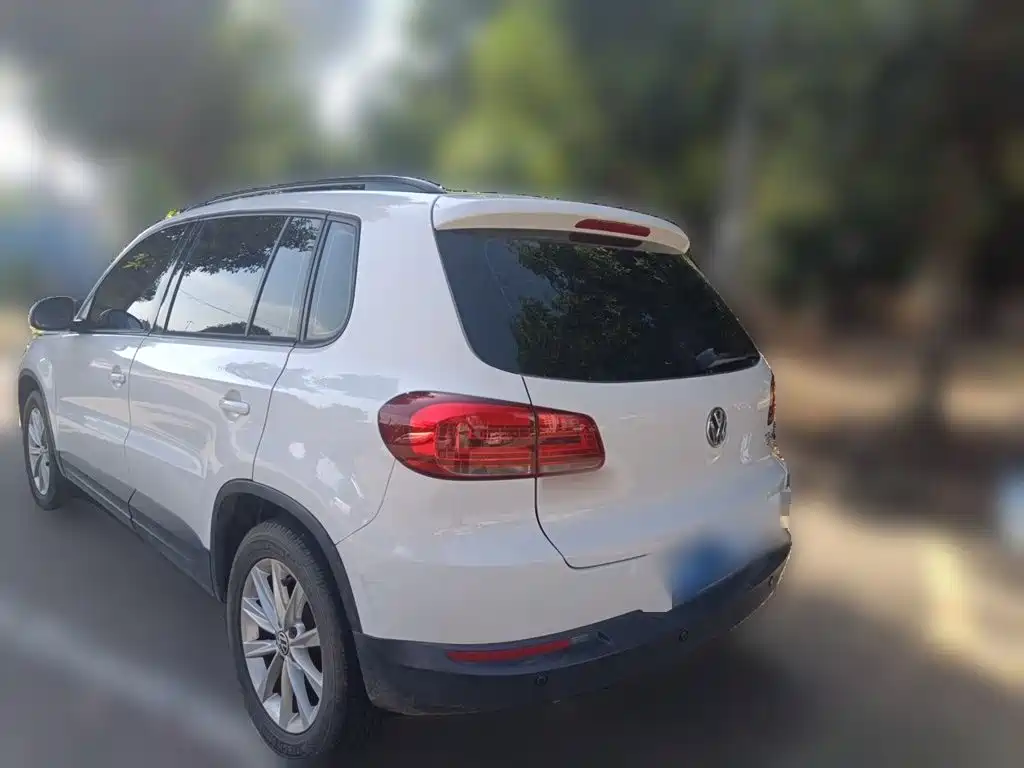 Volkswagen Tiguan — фото 25