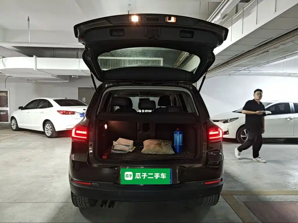 Volkswagen Tiguan — фото 21