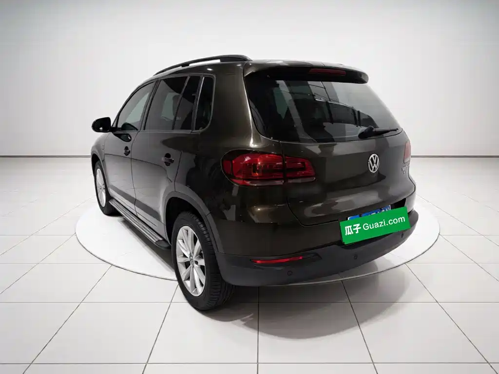 Volkswagen Tiguan — фото 5