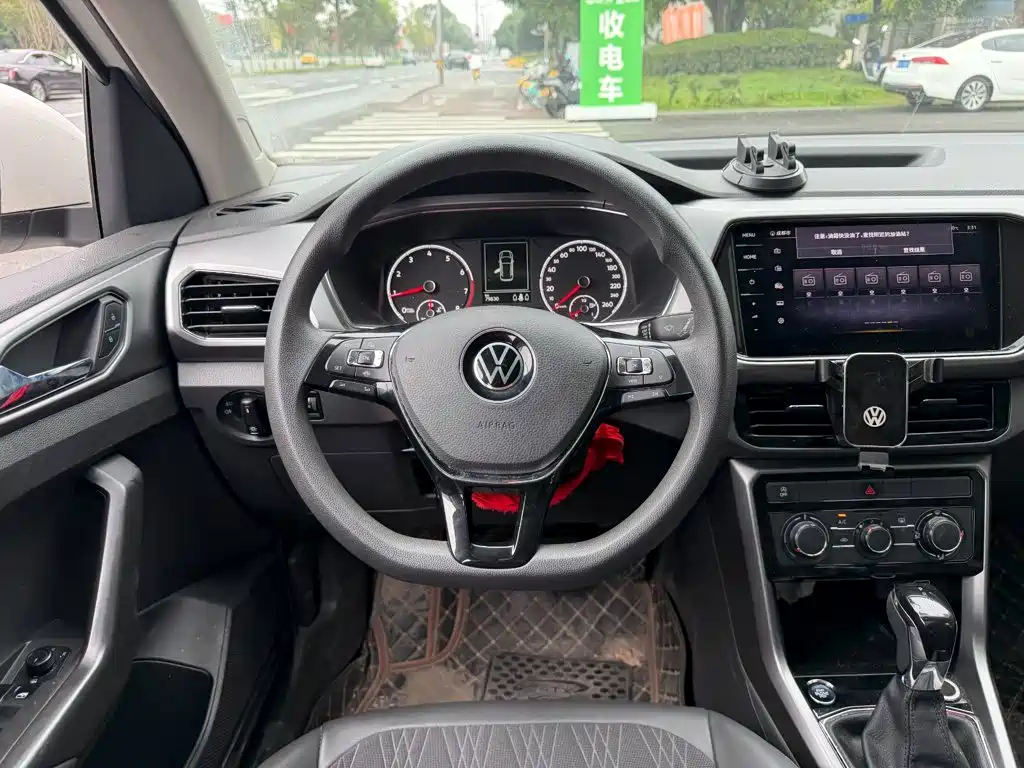 Volkswagen T-Cross — фото 14