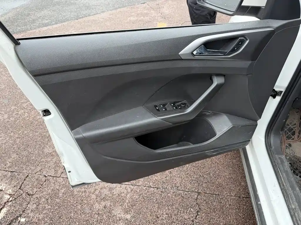 Volkswagen T-Cross — фото 6