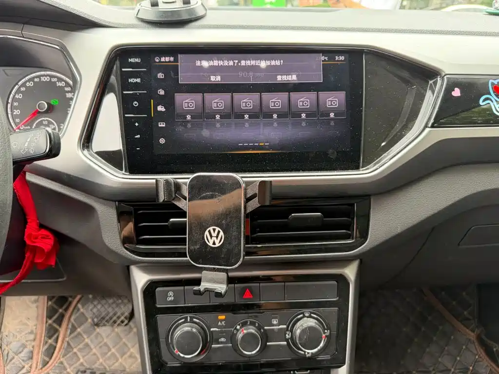 Volkswagen T-Cross — фото 10