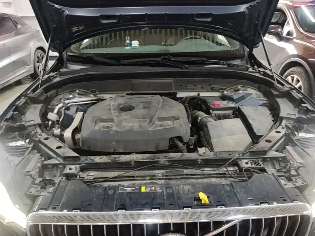 Volvo XC60 — фото 20