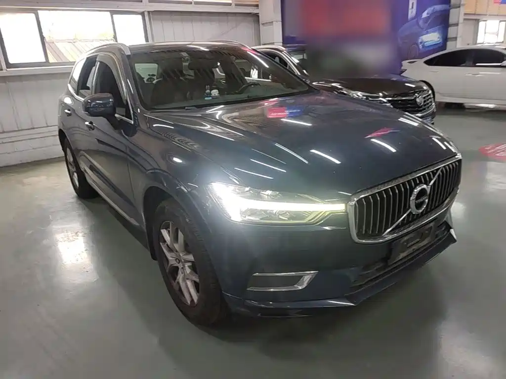 Volvo XC60 — фото 4