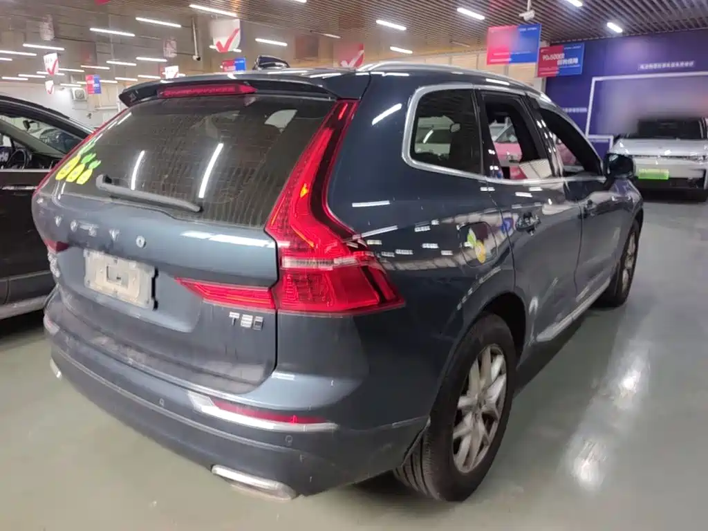 Volvo XC60 — фото 7