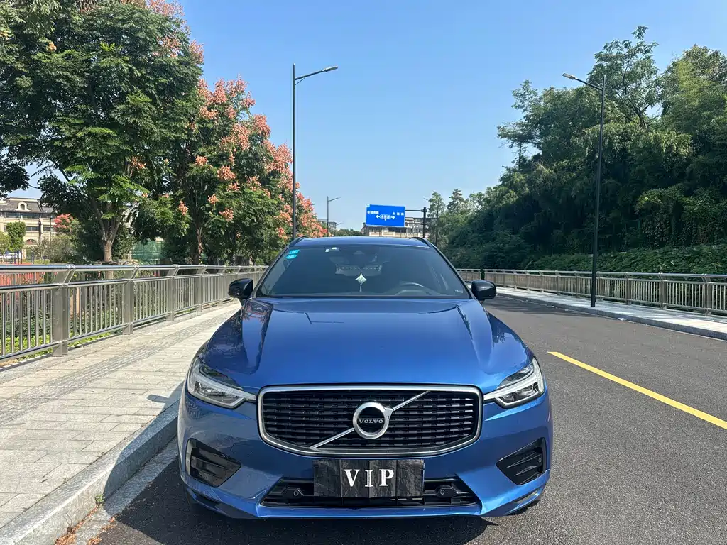 Volvo XC60 — фото 2