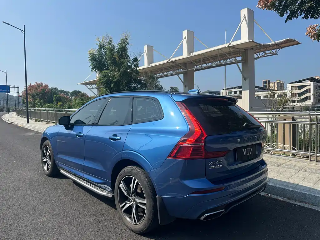 Volvo XC60 — фото 4