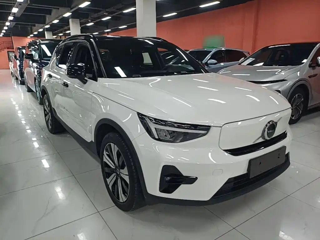 Volvo XC40 NEV — фото 4
