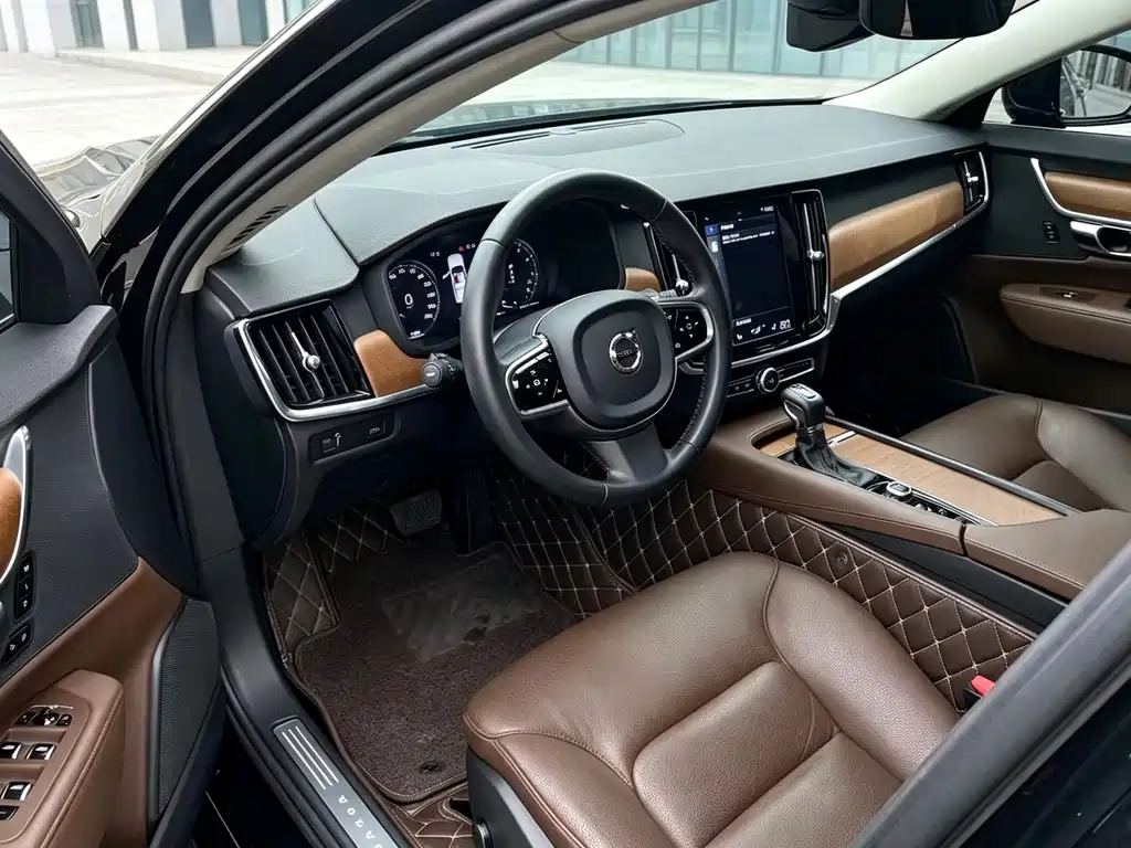 Volvo S90 — фото 8