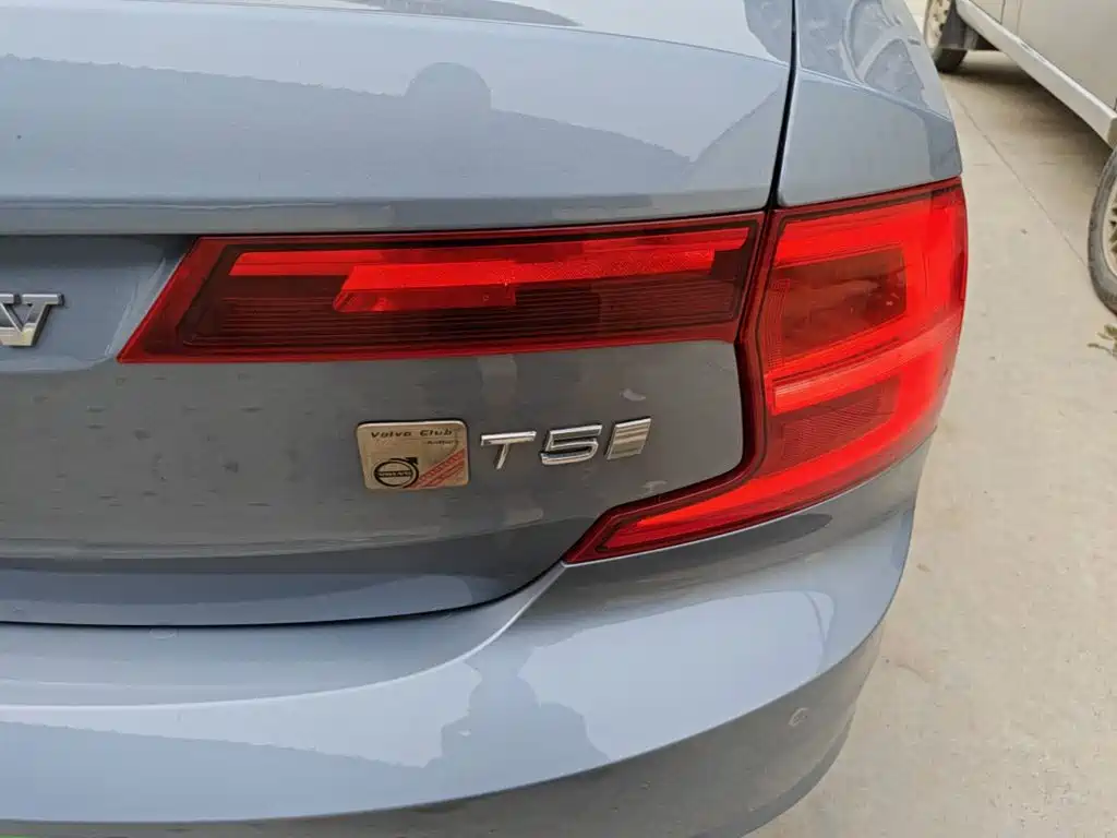 Volvo S90 — фото 24