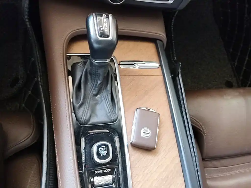Volvo S90 — фото 14