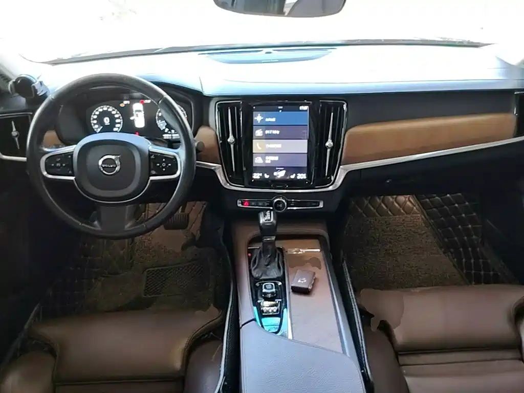 Volvo S90 — фото 10