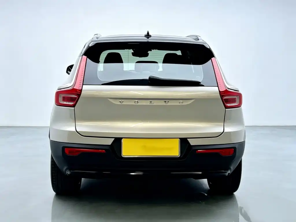 Volvo XC40 NEV — фото 5
