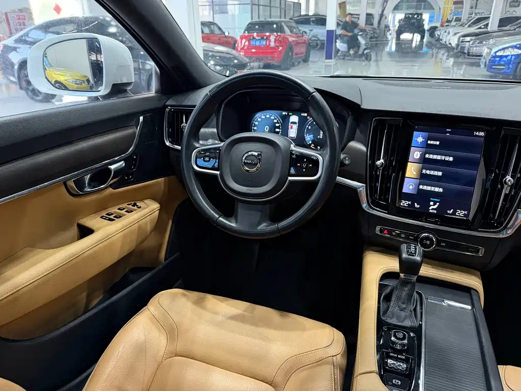 Volvo V90 — фото 18