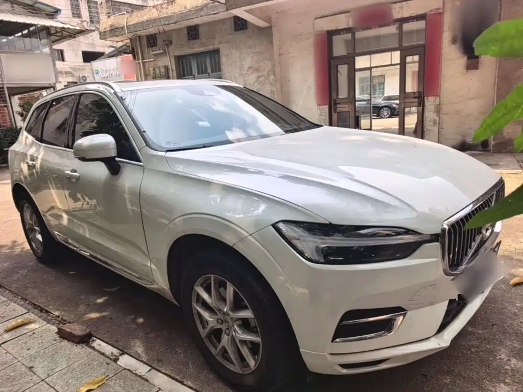 Volvo XC60 — фото 4