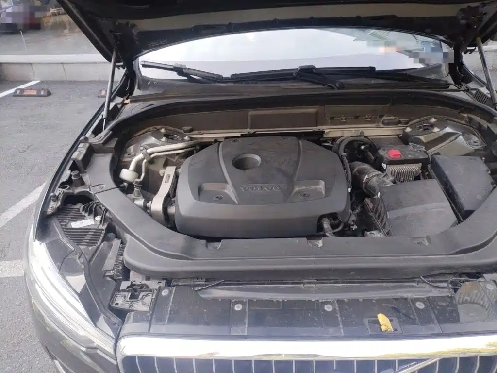 Volvo XC60 — фото 19